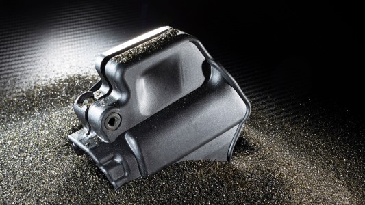 železná součástka po tryskání